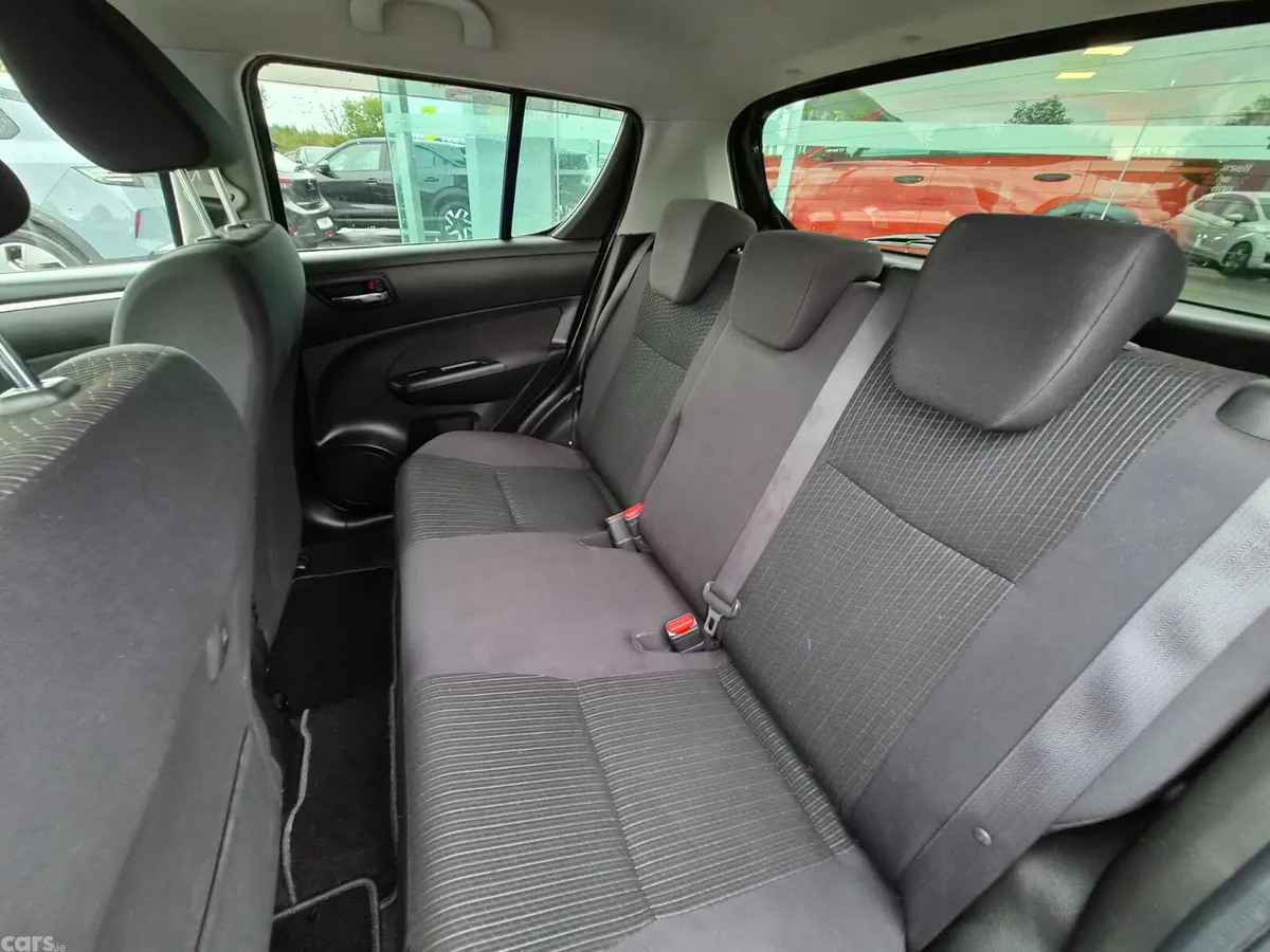 Suzuki Swift Hatchback, Petrol, 2014, Black