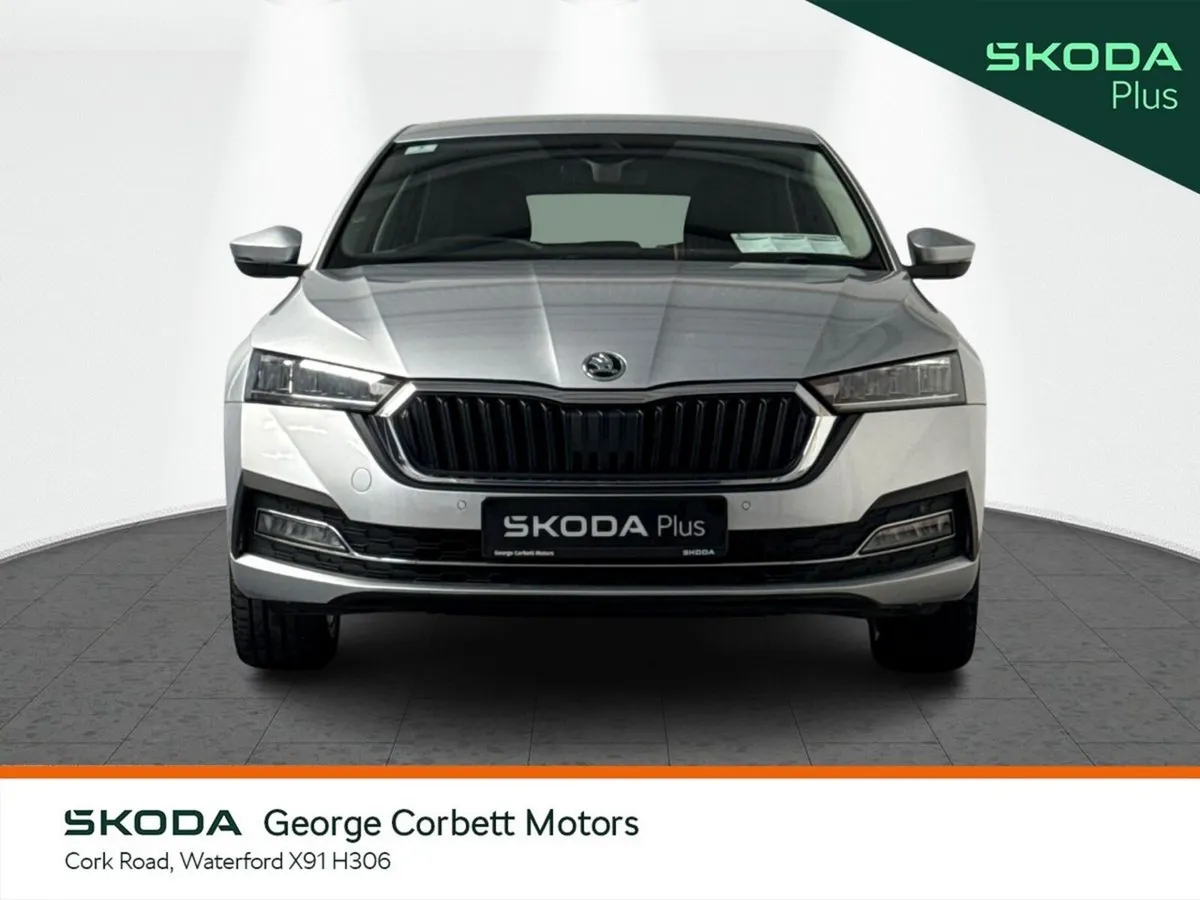 Skoda Octavia Saloon, Diesel, 2023, Silver