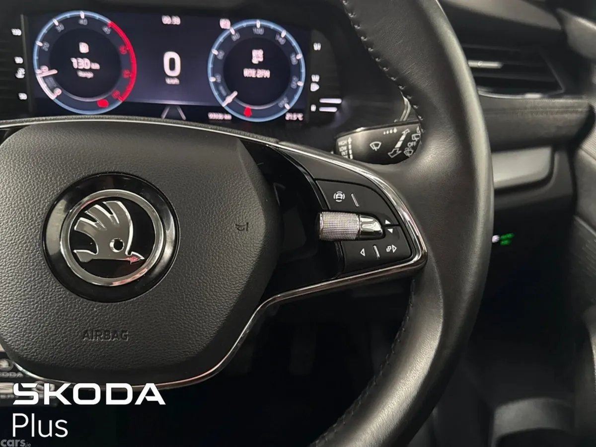 Skoda Octavia Saloon, Diesel, 2023, Silver