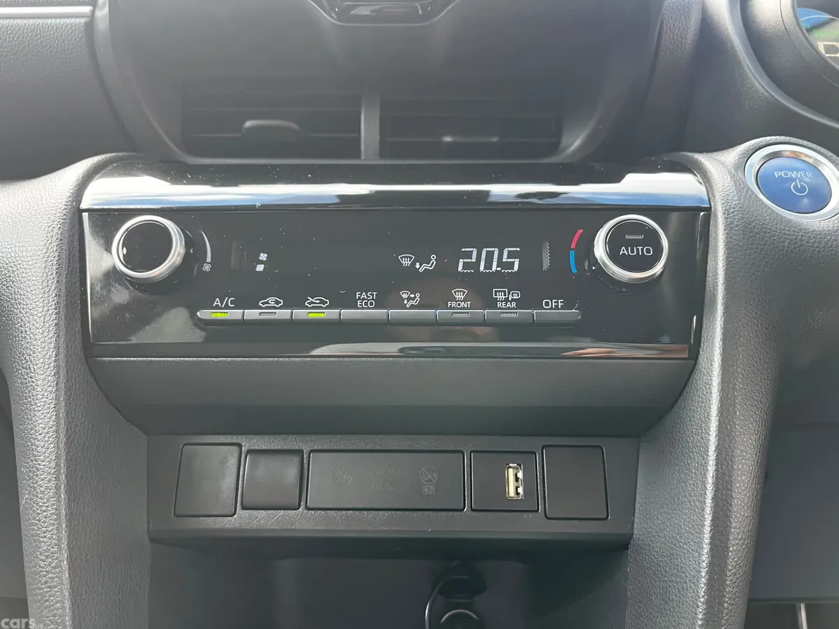 Toyota Yaris Cross SUV, Petrol Hybrid, 2023, Grey