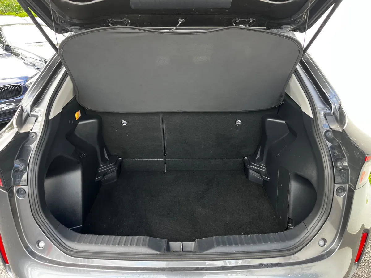 Toyota Yaris Cross SUV, Petrol Hybrid, 2023, Grey