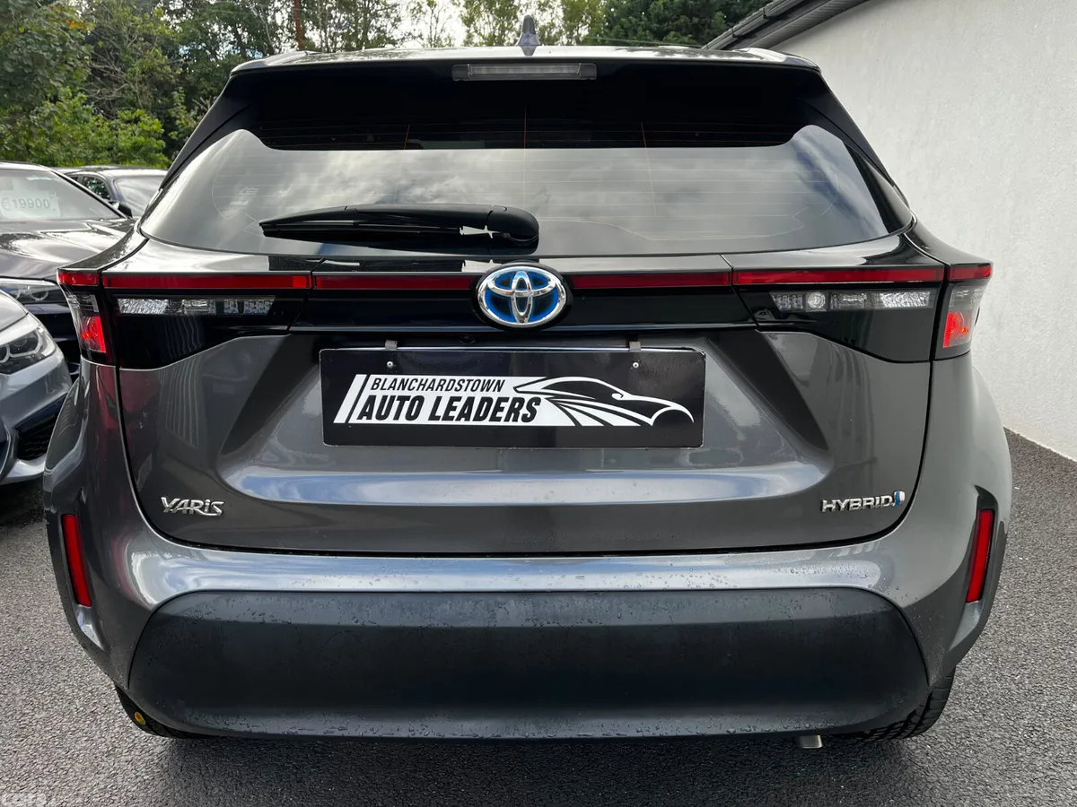 Toyota Yaris Cross SUV, Petrol Hybrid, 2023, Grey