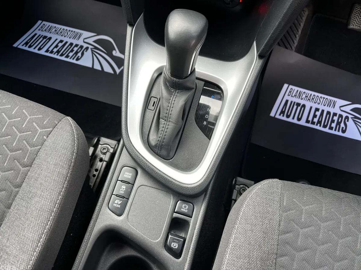 Toyota Yaris Cross SUV, Petrol Hybrid, 2023, Grey