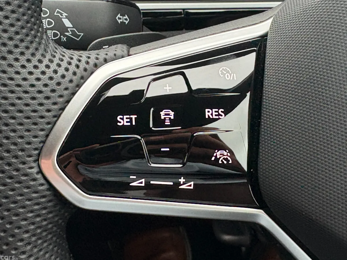 Volkswagen T-Roc SUV, Diesel, 2023, Black