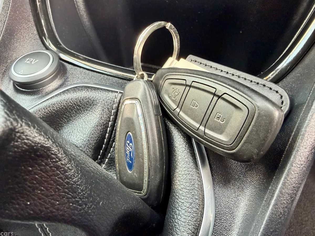 Ford Puma MPV, Petrol Hybrid, 2022, Grey