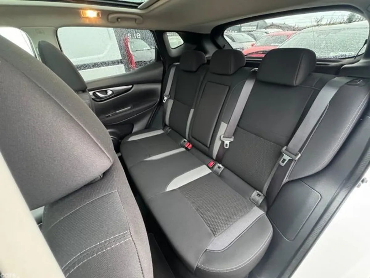 Nissan Qashqai MPV, Diesel, 2021, White