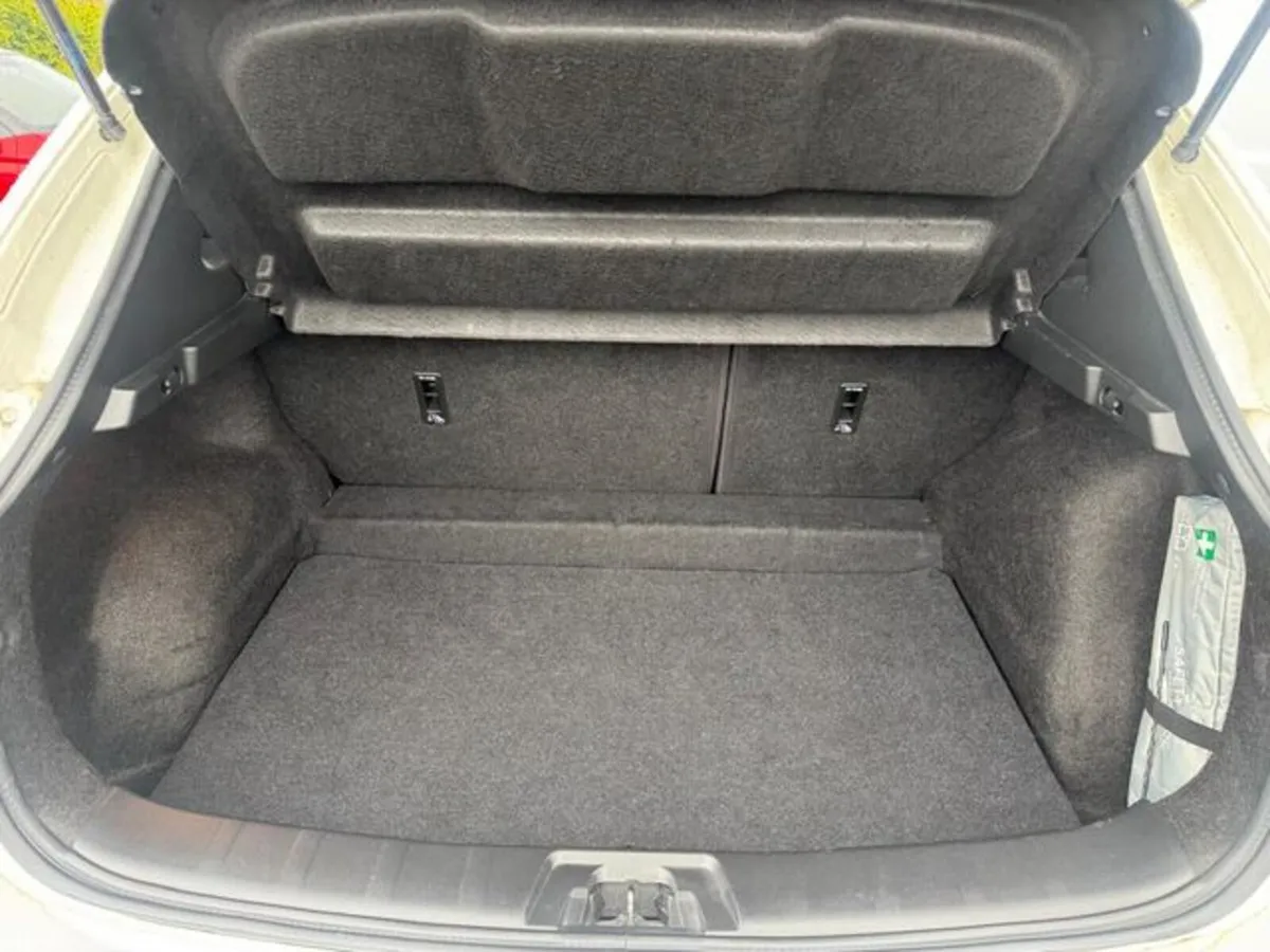 Nissan Qashqai MPV, Diesel, 2021, White