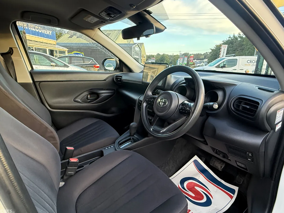 Toyota Yaris Cross SUV, Petrol Hybrid, 2021, White