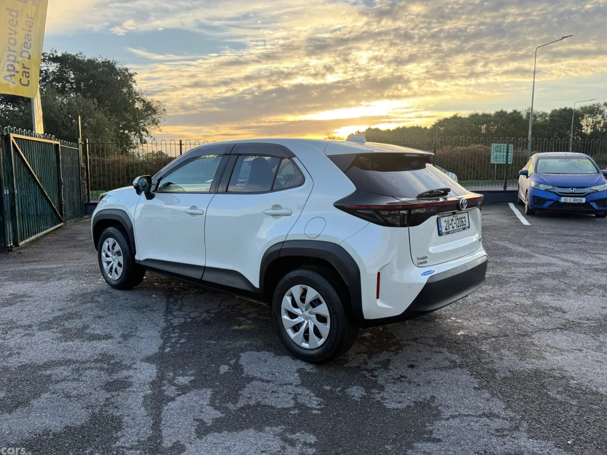 Toyota Yaris Cross SUV, Petrol Hybrid, 2021, White