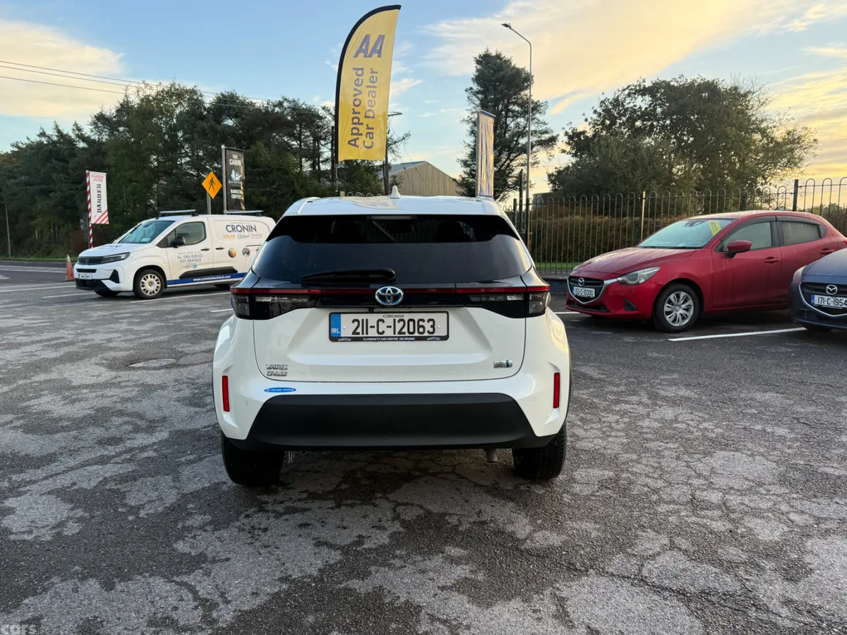 Toyota Yaris Cross SUV, Petrol Hybrid, 2021, White