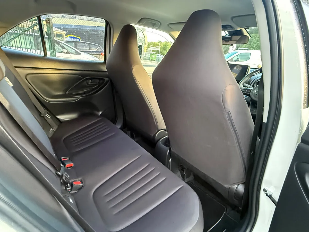Toyota Yaris Cross SUV, Petrol Hybrid, 2021, White