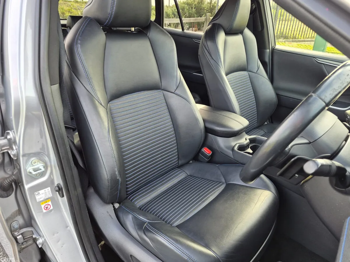 Toyota RAV4 SUV, Petrol Hybrid, 2019, Grey