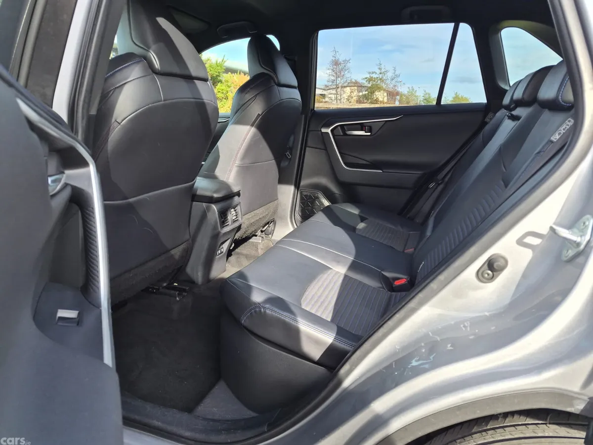 Toyota RAV4 SUV, Petrol Hybrid, 2019, Grey