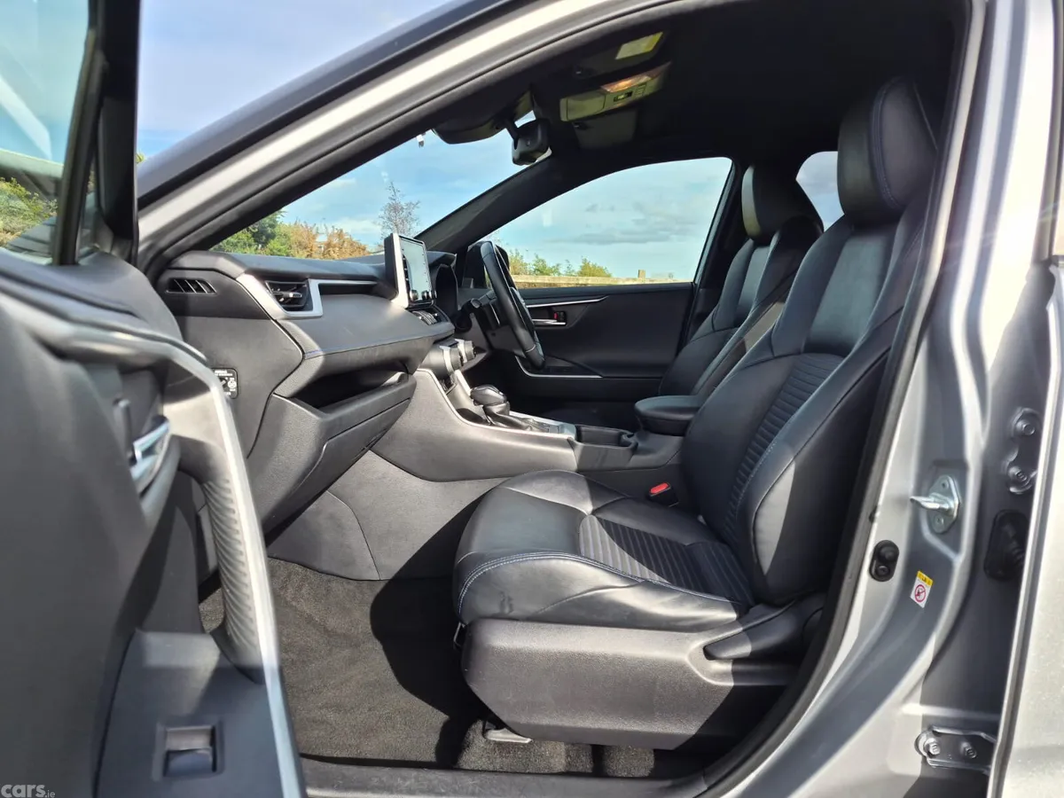 Toyota RAV4 SUV, Petrol Hybrid, 2019, Grey