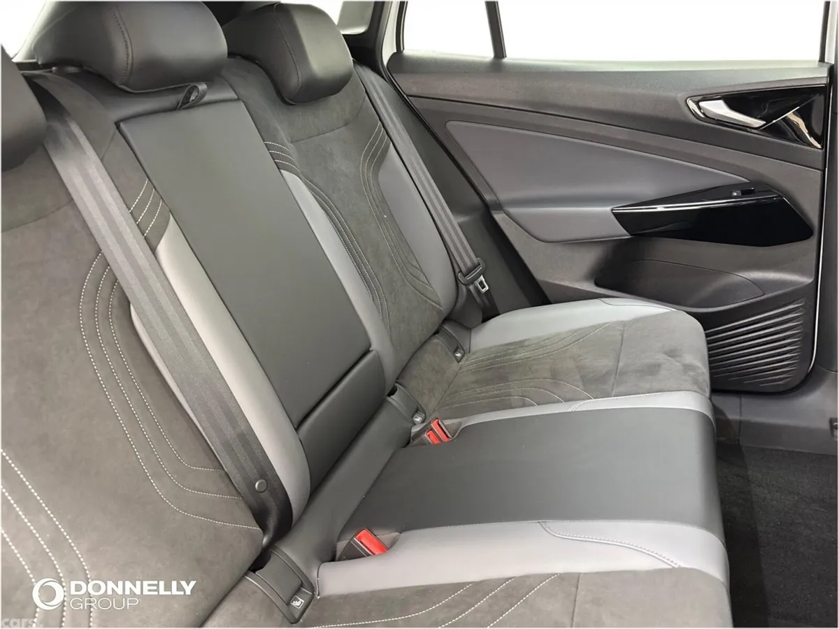 Volkswagen ID.4 Estate, Electric, 2025, White