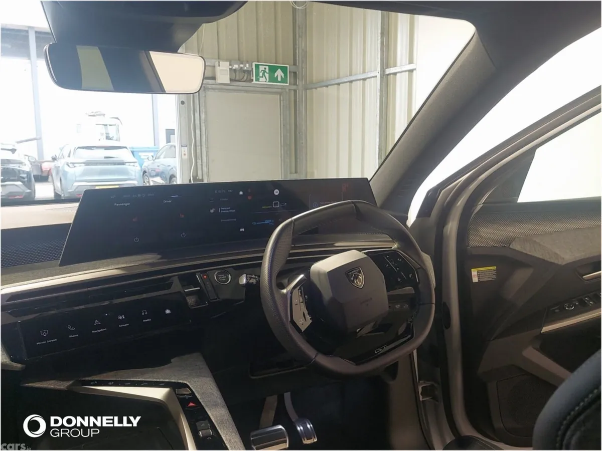 Peugeot 3008 SUV, Electric, 2025, White