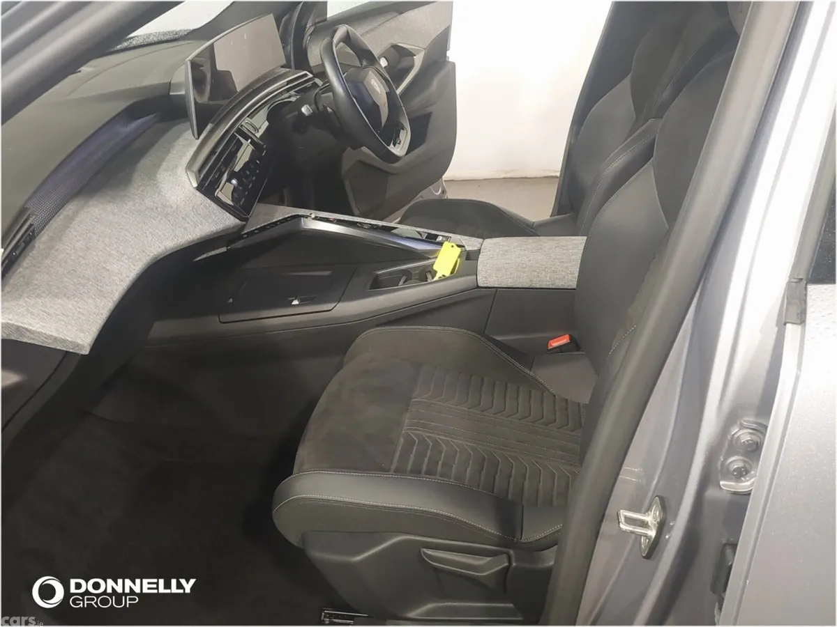 Peugeot 3008 SUV, Petrol, 2025, Grey