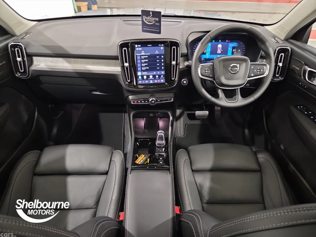 Volvo XC40 SUV, Petrol, 2025, Grey