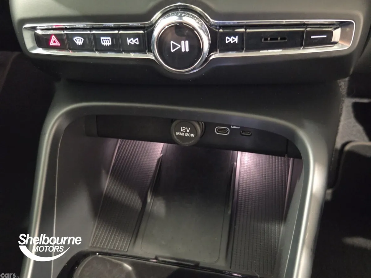 Volvo XC40 SUV, Petrol, 2025, Grey