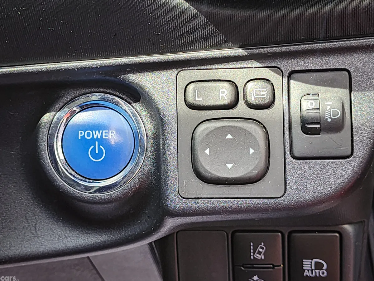 Toyota Aqua Hatchback, Petrol Hybrid, 2018, Silver