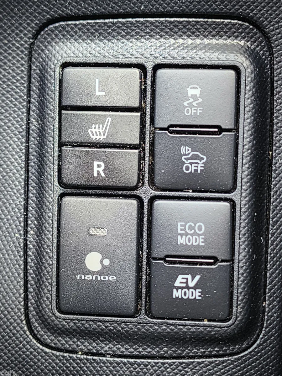 Toyota Aqua Hatchback, Petrol Hybrid, 2018, Silver