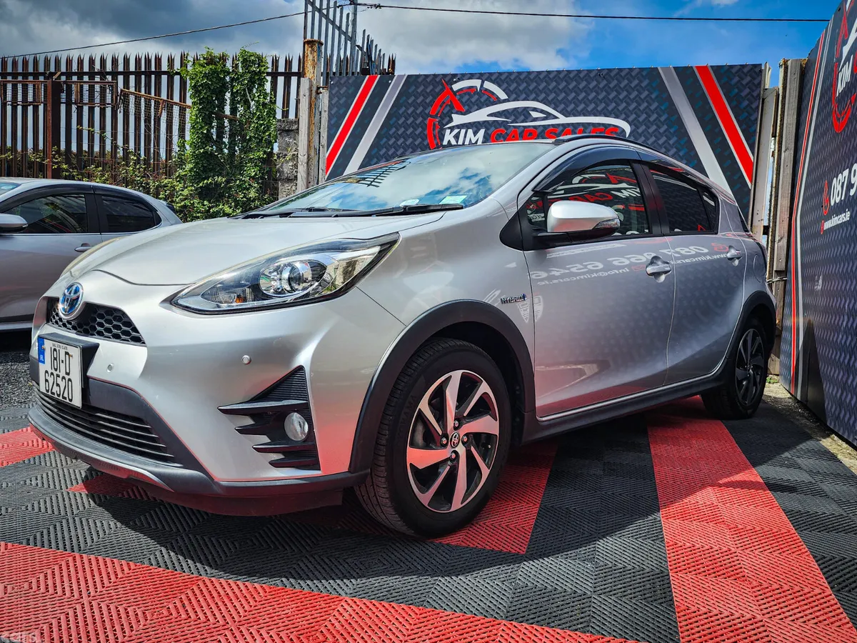 Toyota Aqua Hatchback, Petrol Hybrid, 2018, Silver