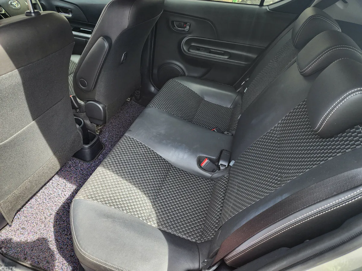 Toyota Aqua Hatchback, Petrol Hybrid, 2018, Silver