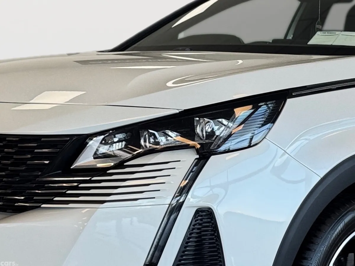 Peugeot 5008 SUV, Diesel, 2021, White