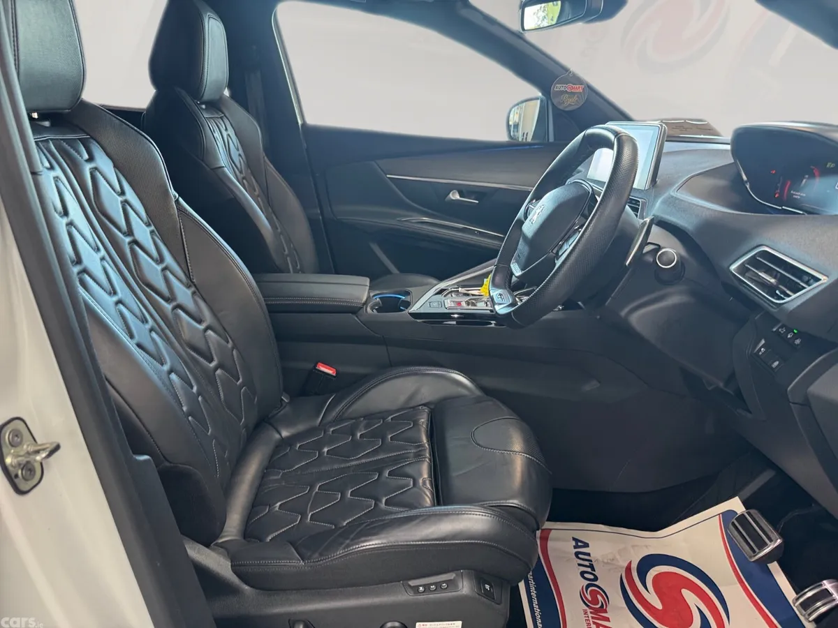 Peugeot 5008 SUV, Diesel, 2021, White
