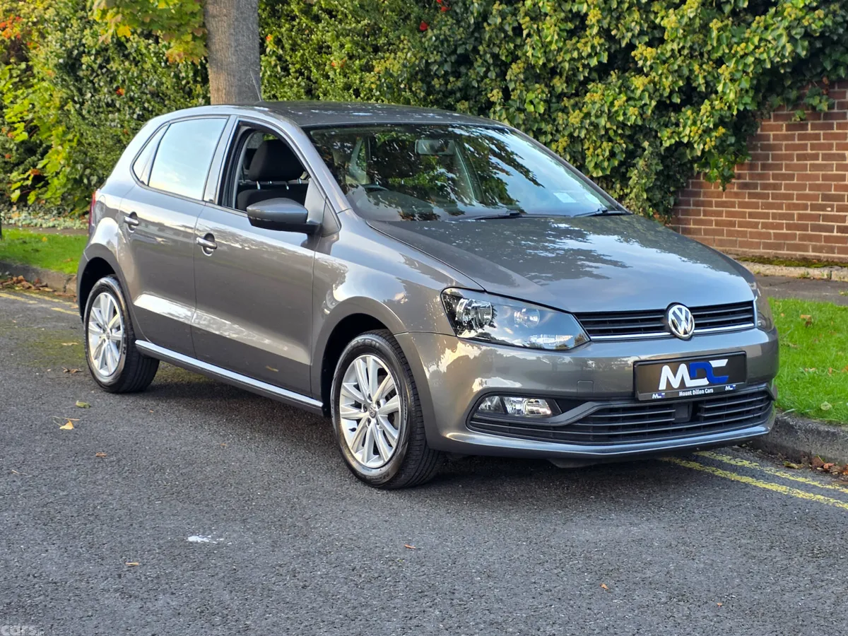 Volkswagen Polo Hatchback, Petrol, 2015, Grey