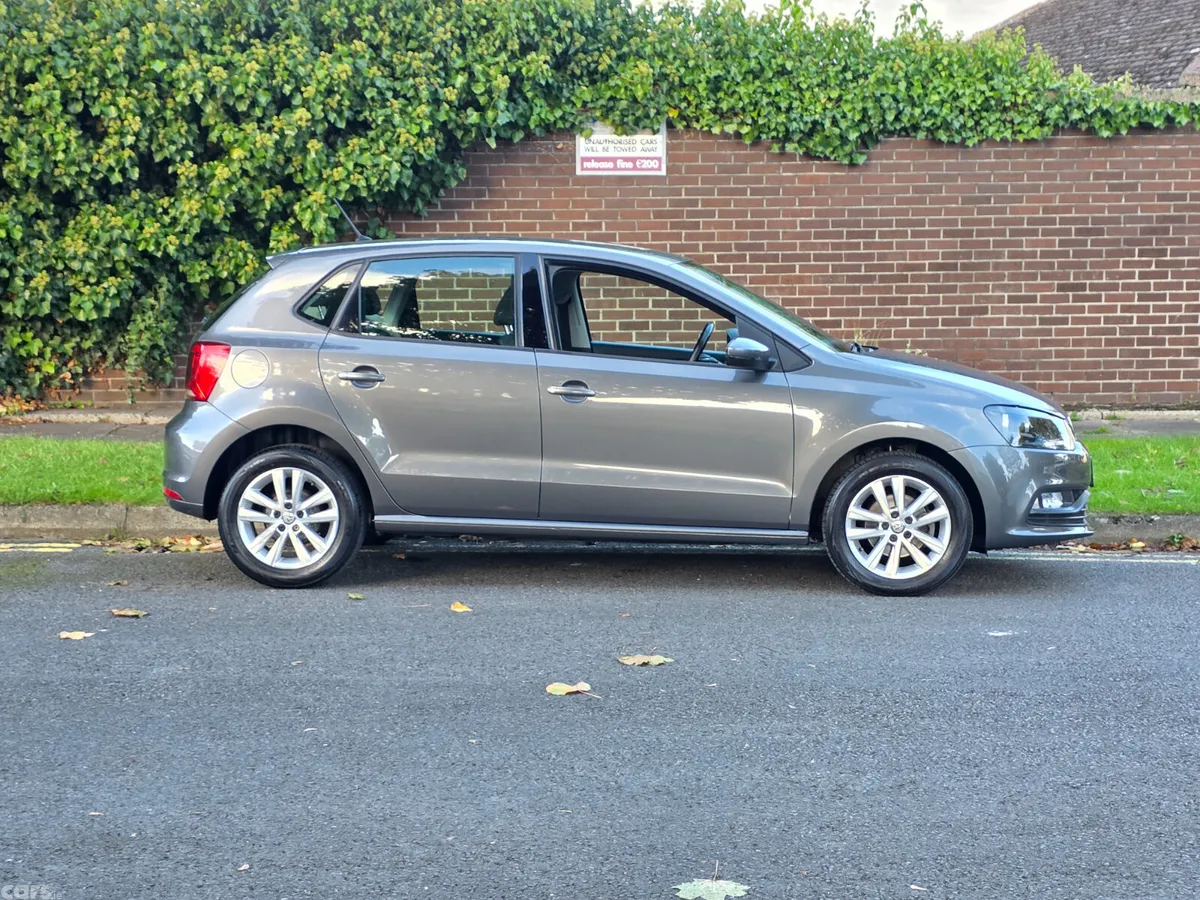 Volkswagen Polo Hatchback, Petrol, 2015, Grey