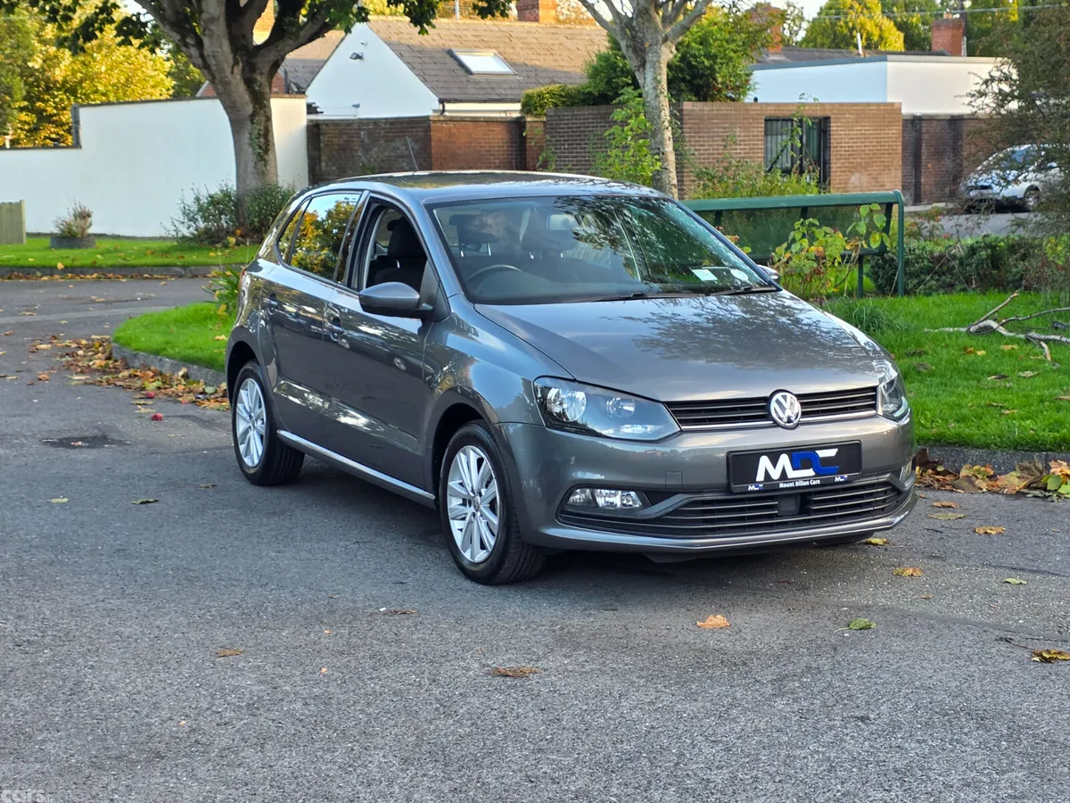 Volkswagen Polo Hatchback, Petrol, 2015, Grey