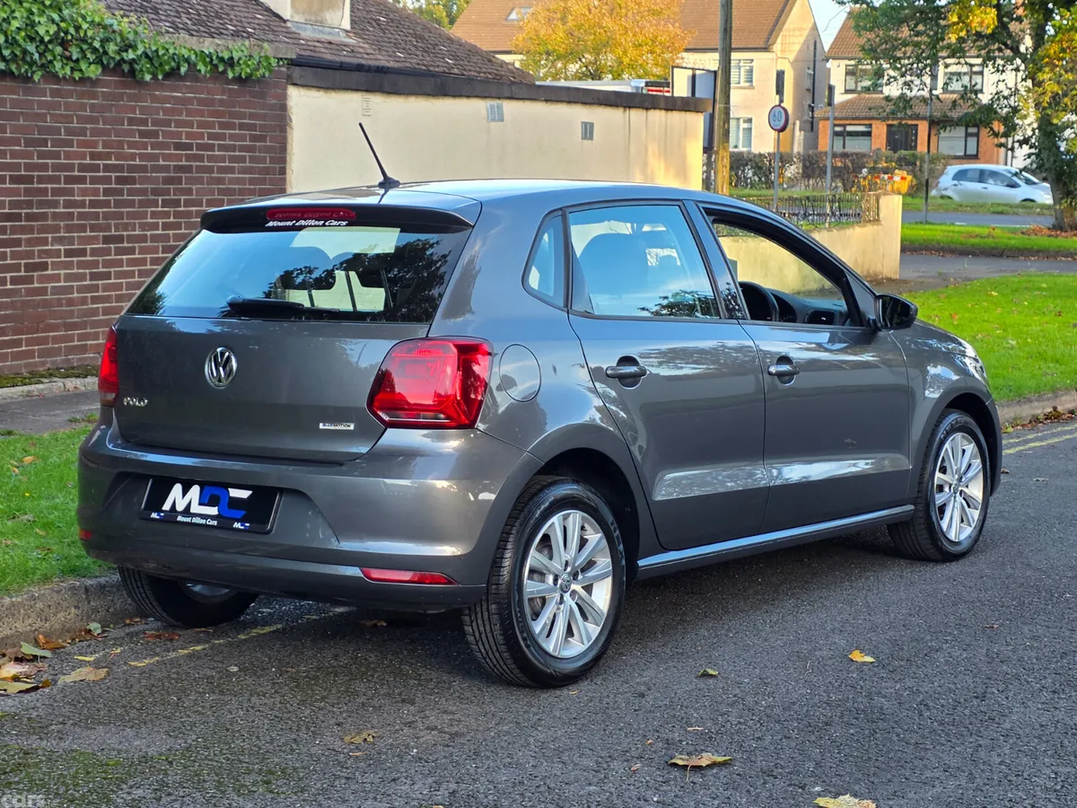 Volkswagen Polo Hatchback, Petrol, 2015, Grey
