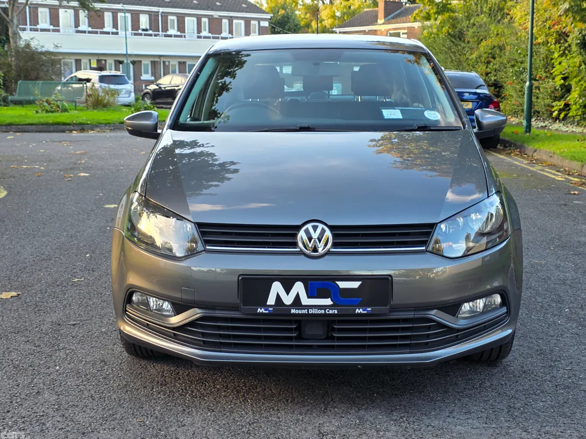 Volkswagen Polo Hatchback, Petrol, 2015, Grey