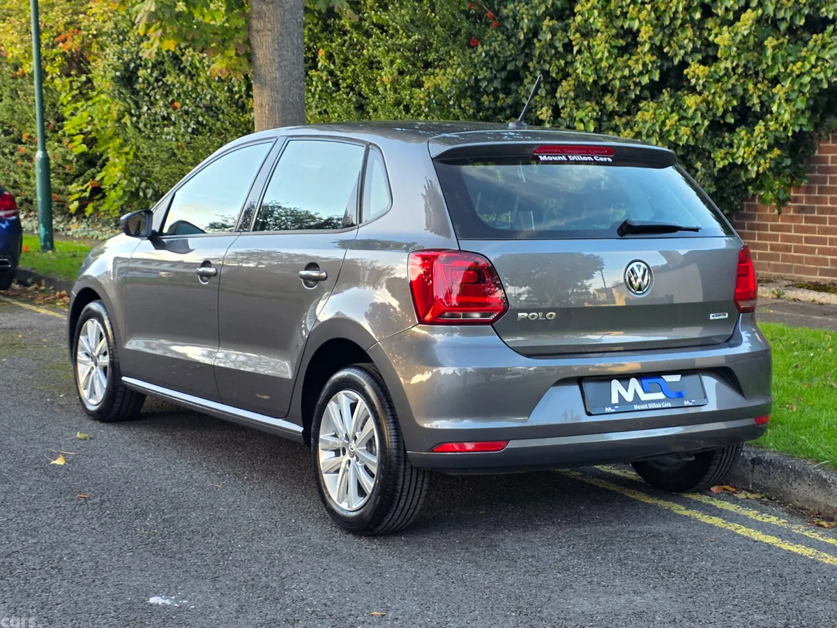 Volkswagen Polo Hatchback, Petrol, 2015, Grey