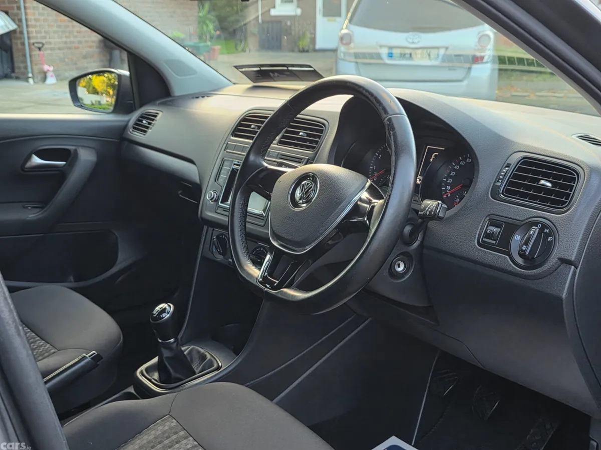 Volkswagen Polo Hatchback, Petrol, 2015, Grey