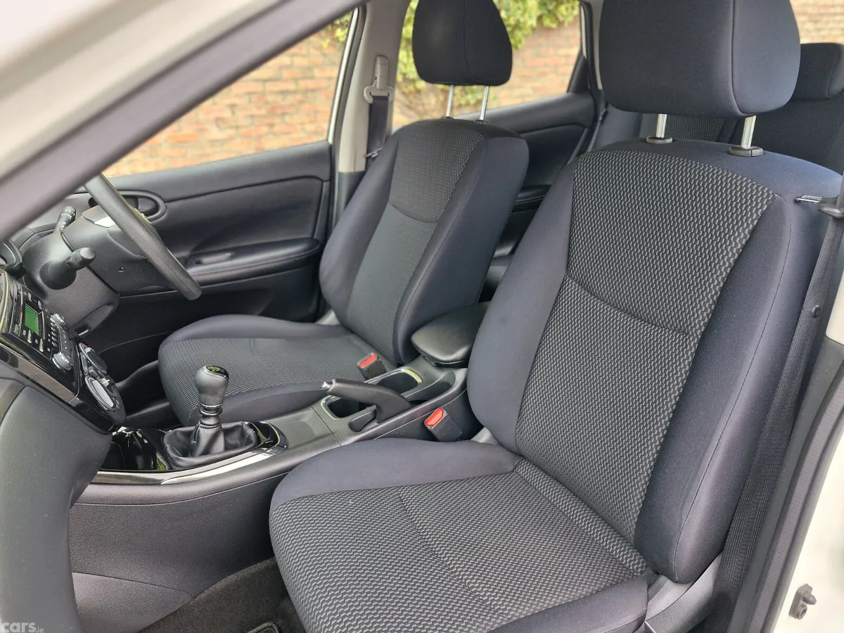 Nissan Pulsar Hatchback, Diesel, 2016, White