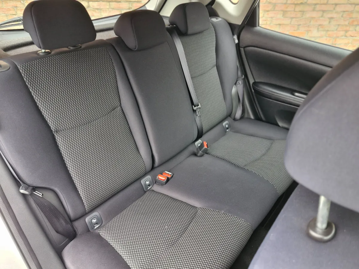 Nissan Pulsar Hatchback, Diesel, 2016, White