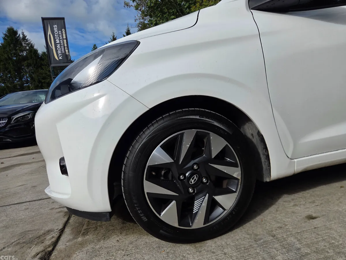 Hyundai i10 Hatchback, Petrol, 2023, White