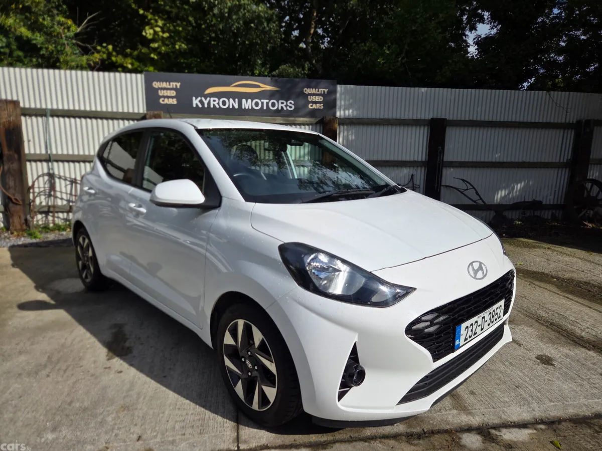 Hyundai i10 Hatchback, Petrol, 2023, White