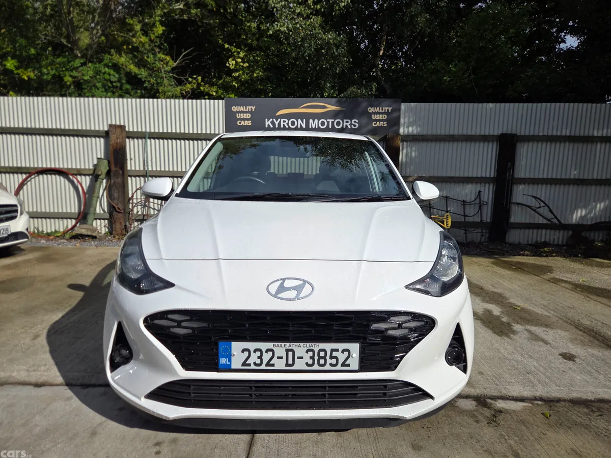 Hyundai i10 Hatchback, Petrol, 2023, White