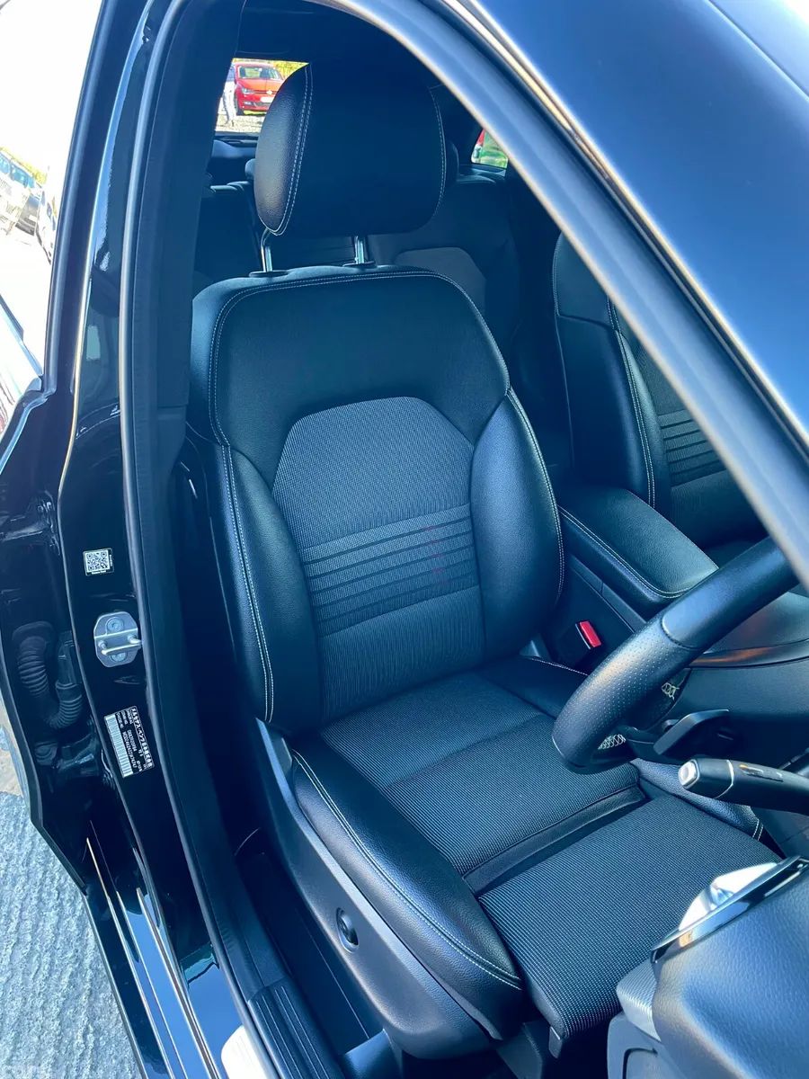 Mercedes-Benz B-Class MPV, Petrol, 2018, Black