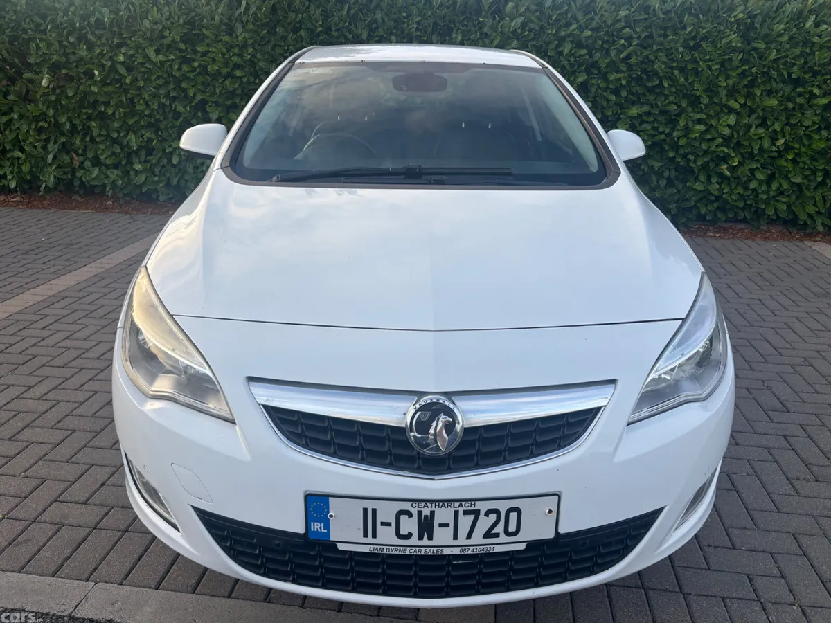 Opel Astra Hatchback, Diesel, 2011, White