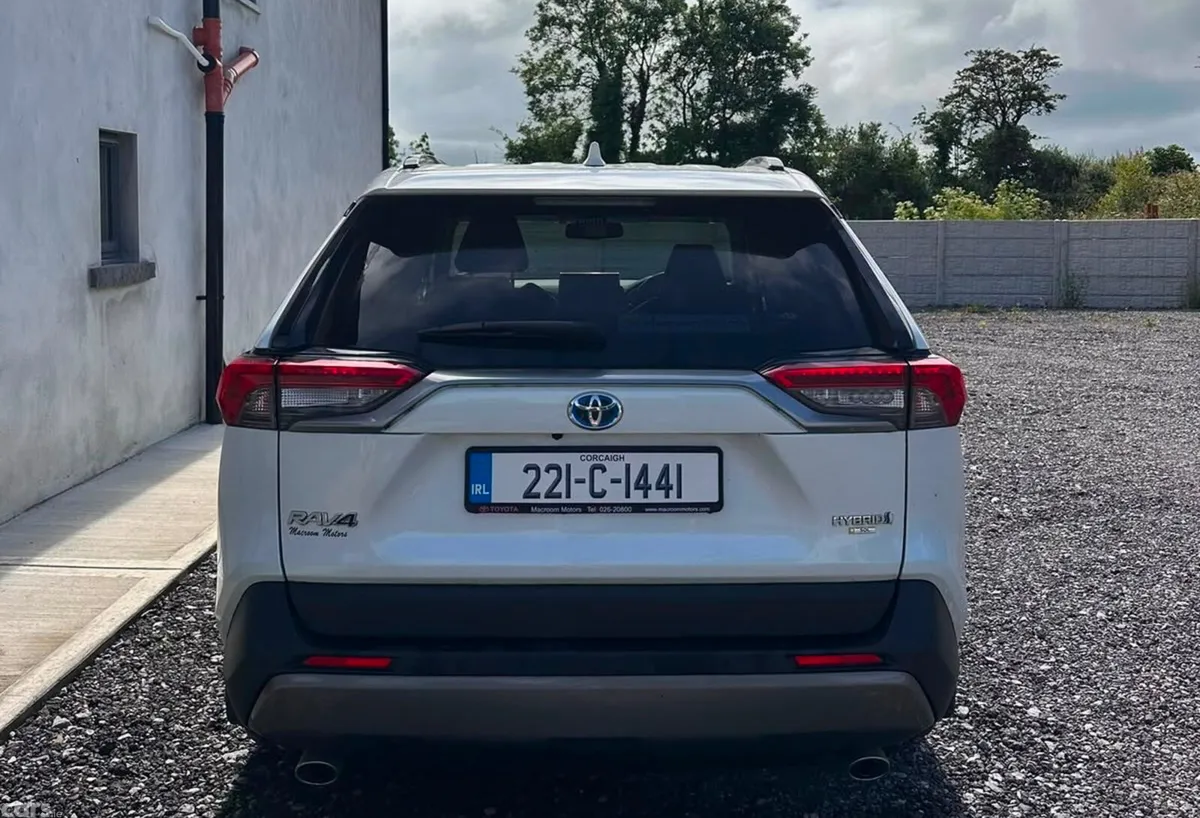 Toyota RAV4 SUV, Petrol Hybrid, 2022, White