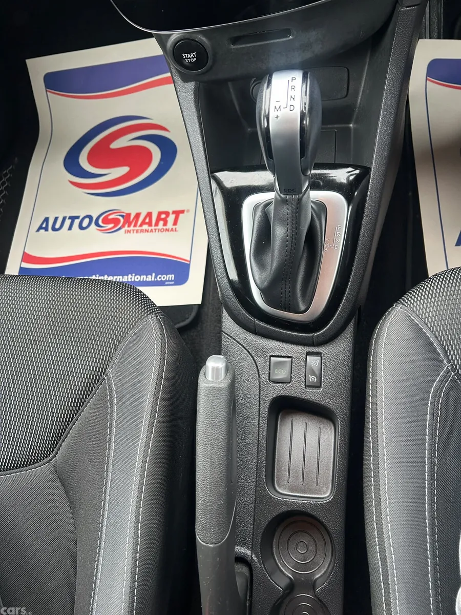 Renault Clio Hatchback, Petrol, 2019, Blue