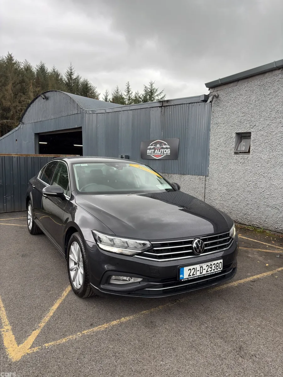Volkswagen Passat Saloon, Diesel, 2022, Grey