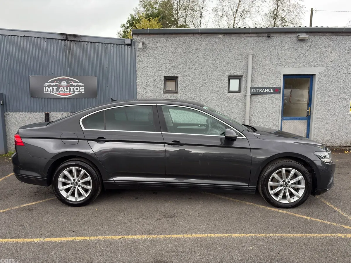 Volkswagen Passat Saloon, Diesel, 2022, Grey