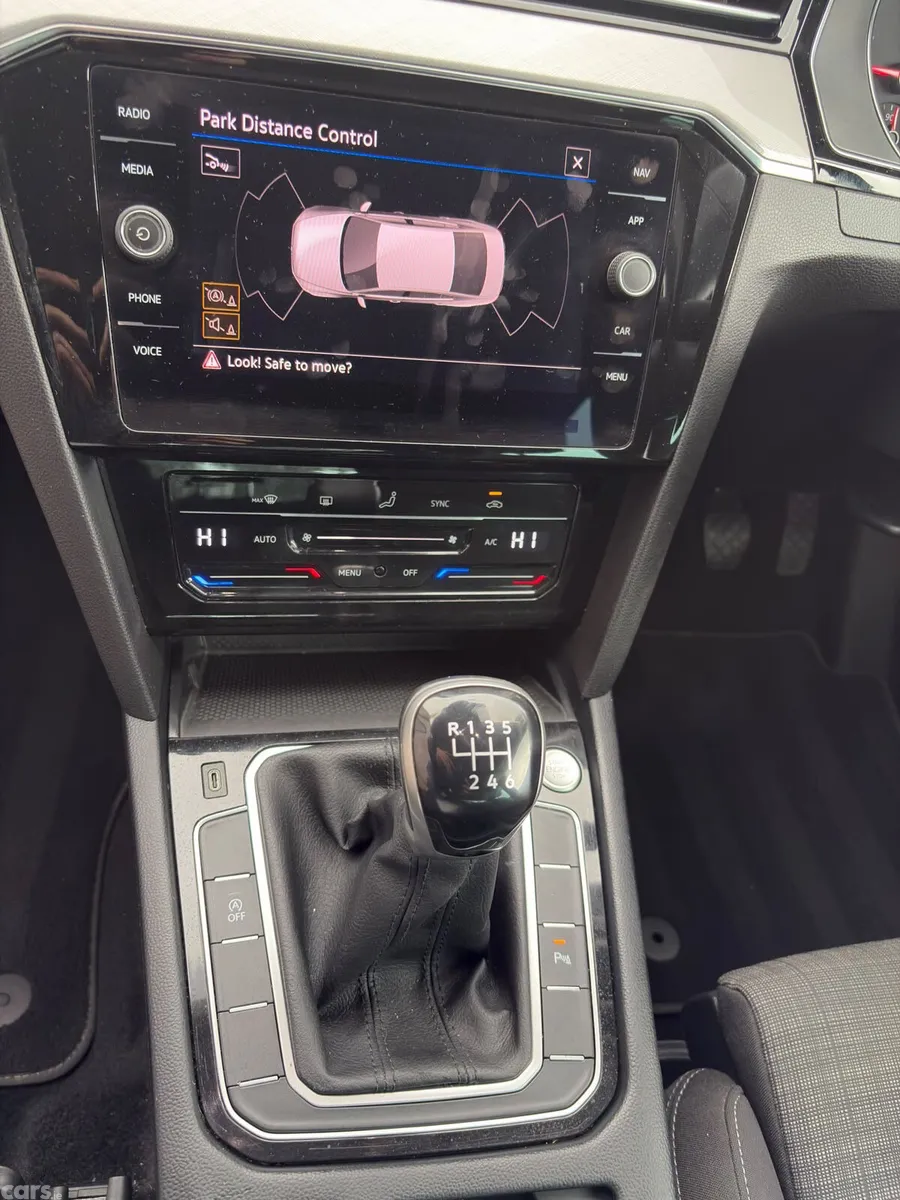 Volkswagen Passat Saloon, Diesel, 2022, Grey