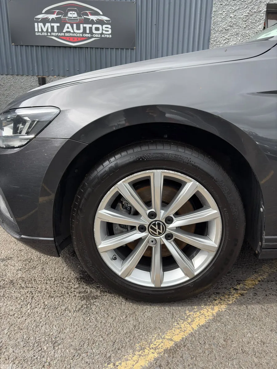 Volkswagen Passat Saloon, Diesel, 2022, Grey