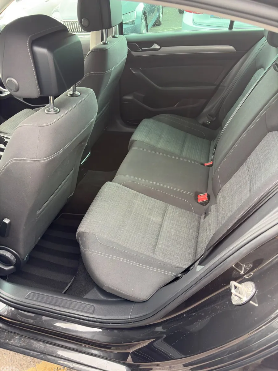 Volkswagen Passat Saloon, Diesel, 2022, Grey
